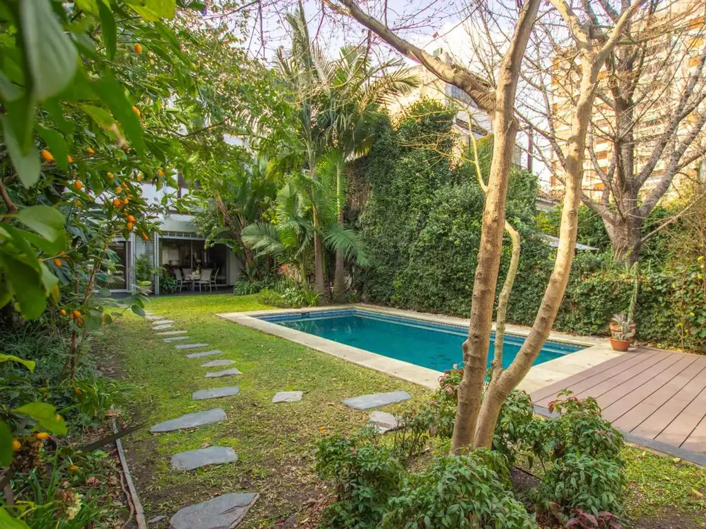 Casa en venta Belgrano R con jardín y pileta