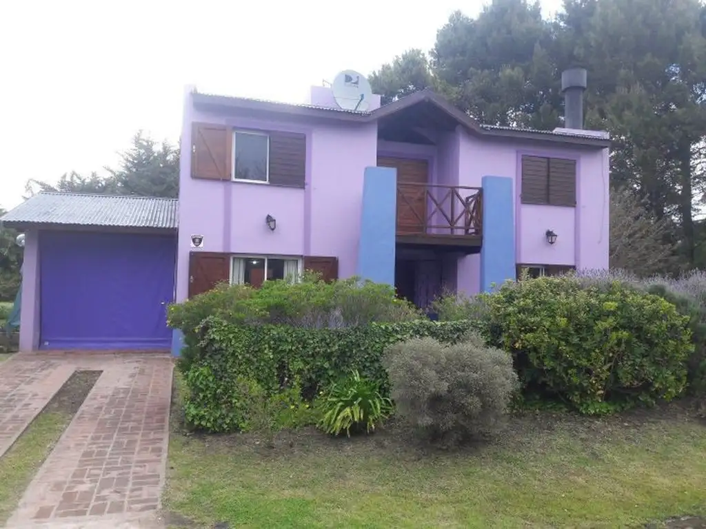 Venta casa 4 ambientes en barrio privado Las Lomas en Miramar