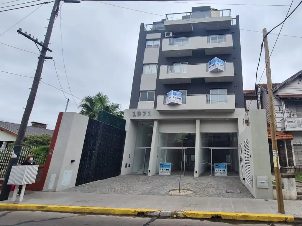 EN VENTA LOCAL A ESTRENAR DE 48M2 A SOLO UNA CUADRA DE LA ESTACION DE MARTIN CORONADO - FICHA 9297