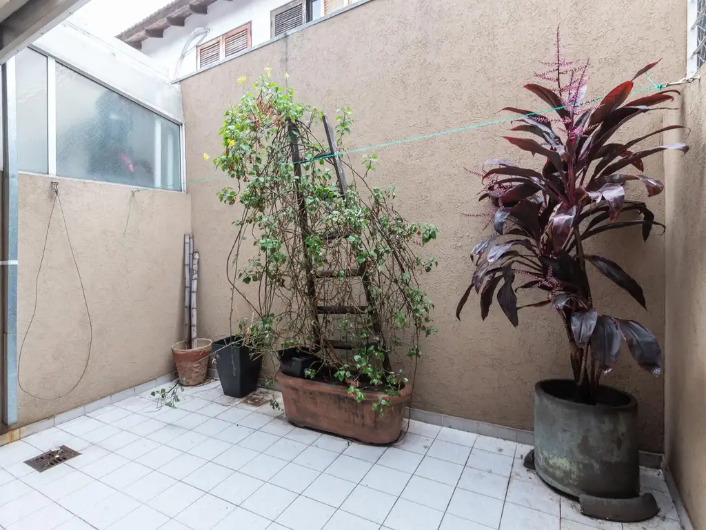 VENTA Duplex 3 ambientes en complejo con patio y cochera - Haedo APTO CREDITO