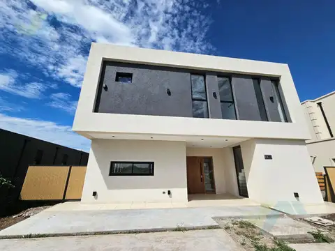 Casa en Venta/ Alquiler - Santa Elisa - Pilar del Este - Posibilidad de financiación