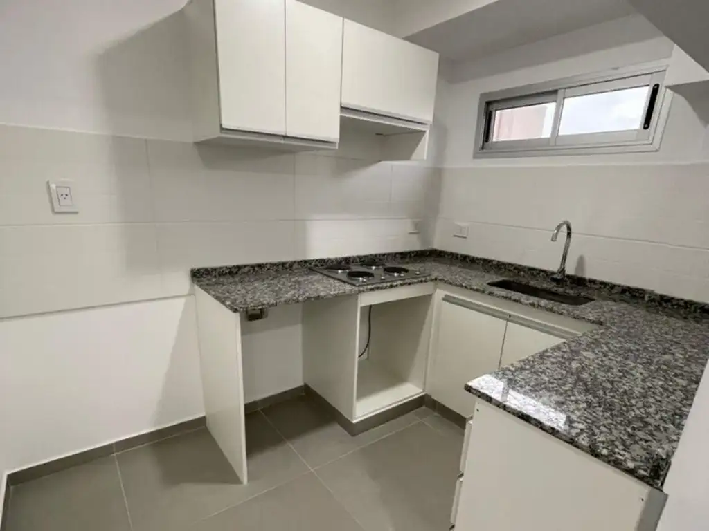 DEPARTAMENTO DE  2 AMB. A ESTRENAR  C/ COCHERA (D. ROCHA 500 - MORÓN)