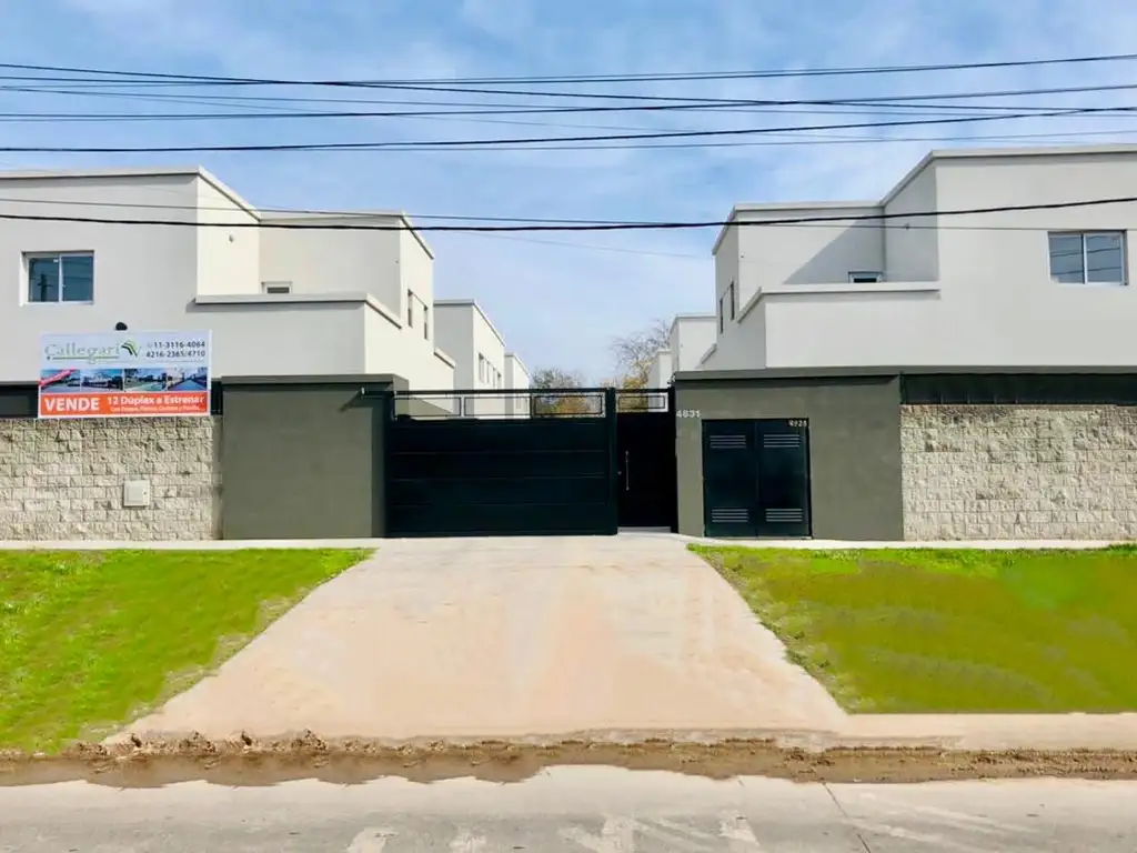 Duplex en venta de 3 ambientes en Berazategui. COMPLEJO VERGARA