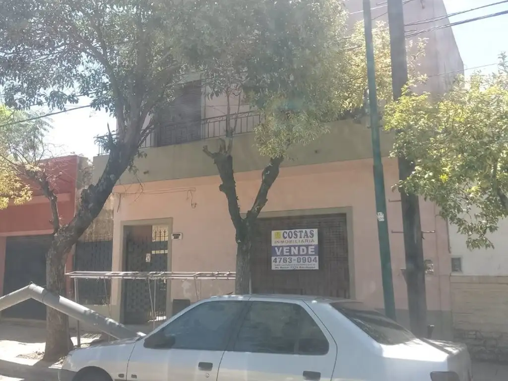 CASA DE 3 AMBIENTE  ( A DOS CUADRAS DE AV. ROLON )