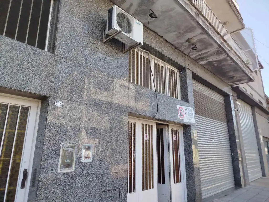 Venta Deposito con oficina+vivienda multifamiliar