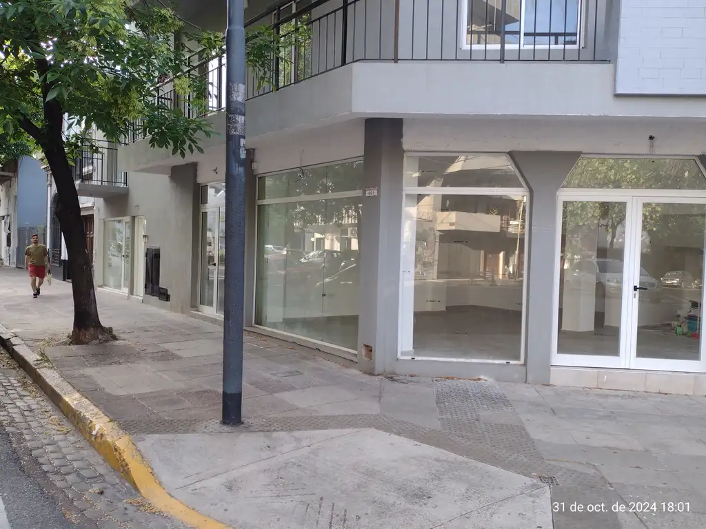 Local en esquina a estrenar en zona comercial de caballito