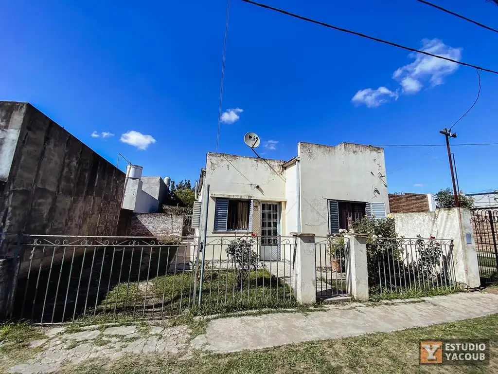 Casa en venta - 3 Dormitorios 2 Baños 2 Cocheras - 88Mts2 - Villa Elvira, La Plata