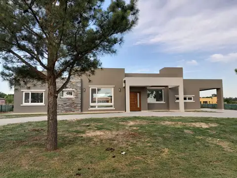 VENTA CASA 4 AMB. - CLUB DE CAMPO EL MIRADOR