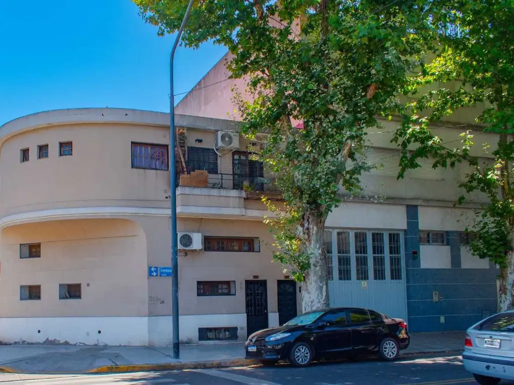 VENTA PH  MONOAMB DIVIDIDO 2 AMB VELEZ SARSFIELD