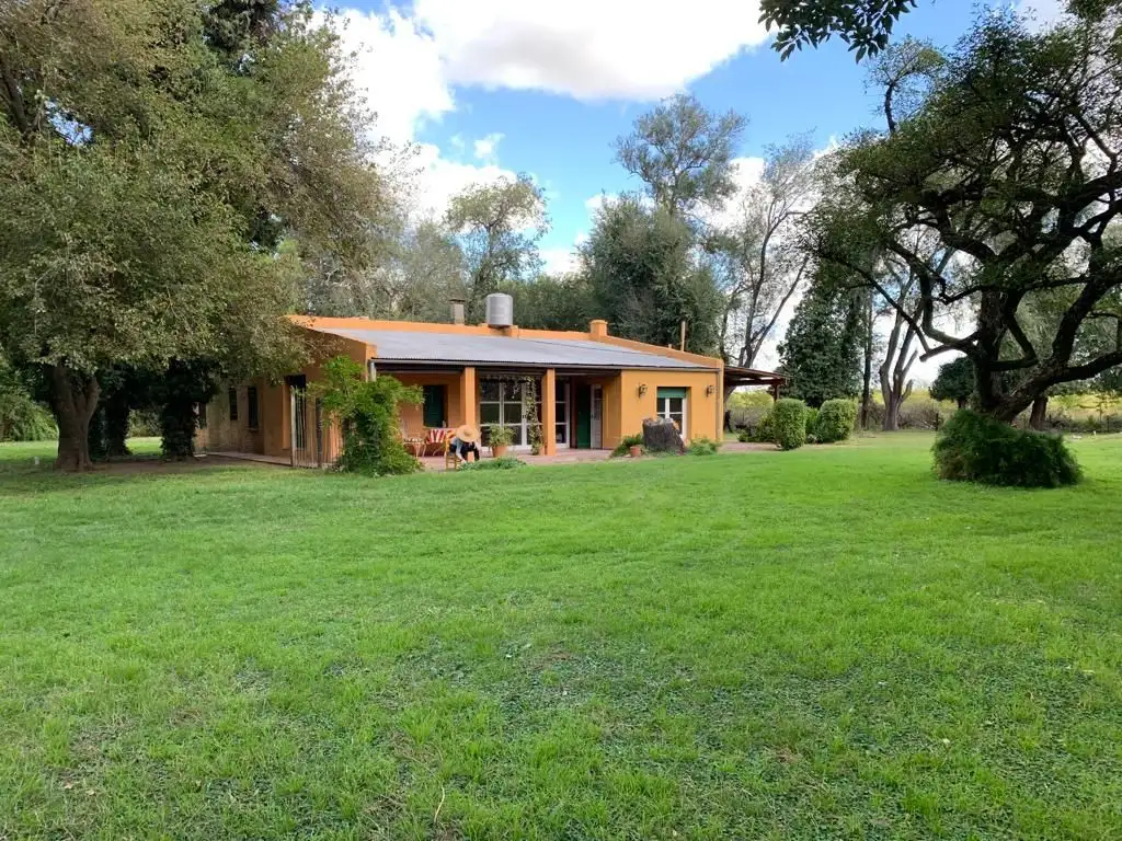 Venta de Casa 4 AMBIENTES, lote 9440m2, La Reja, MORENO