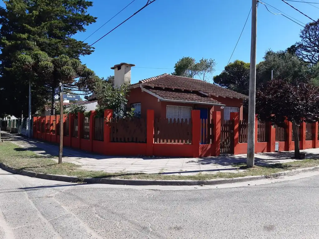 Casa en venta - 3 dormitorios 2 baños - 150mts2 - San Clemente Del Tuyú