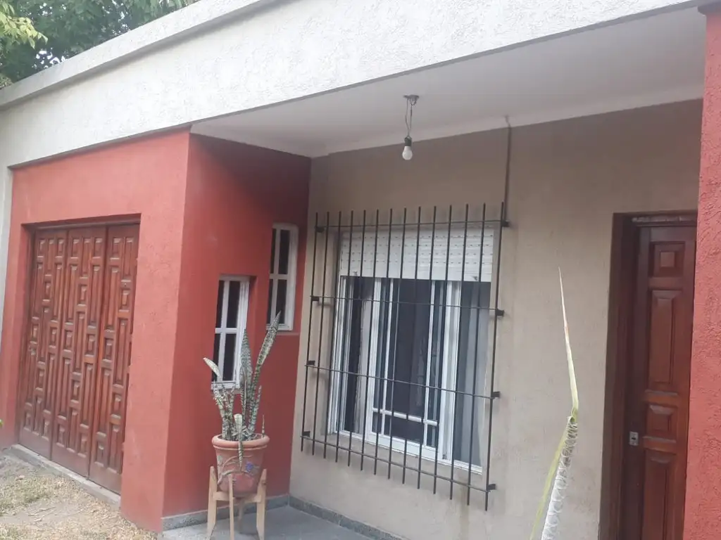 CASA + DPTO. EN VENTA - ITUZAINGO