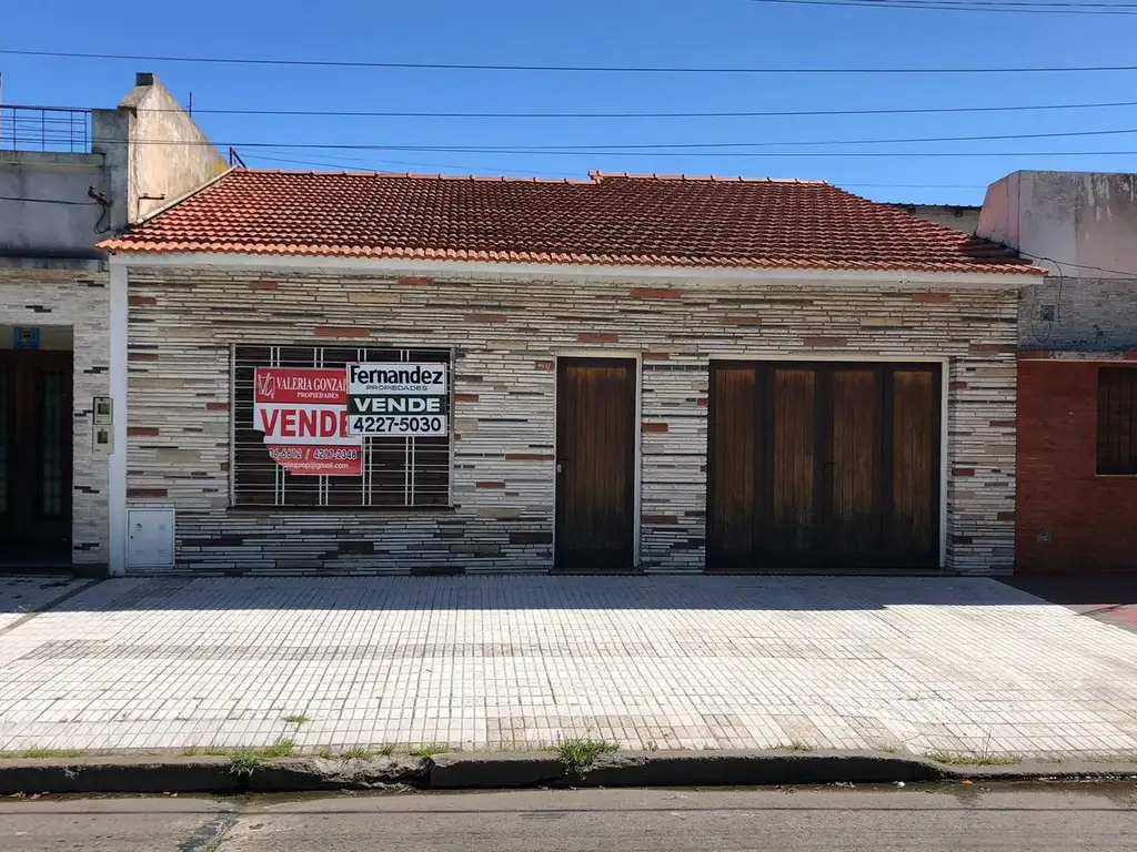 Venta casa sobre lote propio en Villa Dominico