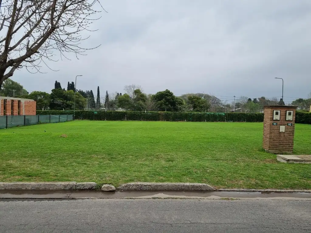 Terreno en  venta en Barrio cerrado Barrancas de Iraola