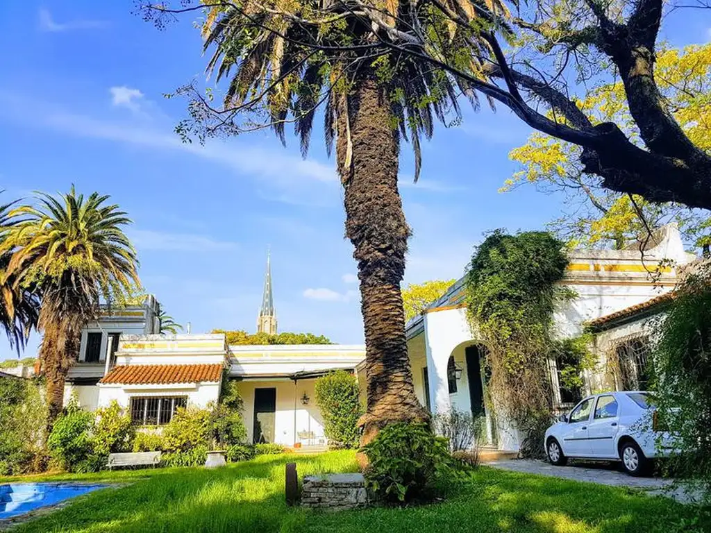 VENTA Casa Casona HISTÓRICA en Casco de San Isidro UNICA Av del Libertador