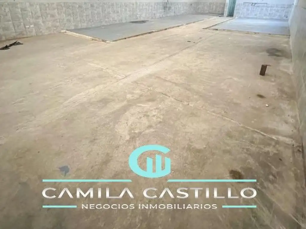 RESERVADO -ALQUILER - IMPECABLE GALPON DE 300 M2 EN SAN JUSTO - ¡ SIN COLUMNAS !