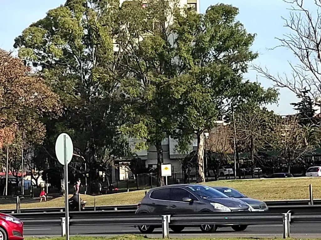 EXCELENTE 3 AMB C/COCHERA V CELINA SOBRE AVDA. GRAL. PAZ