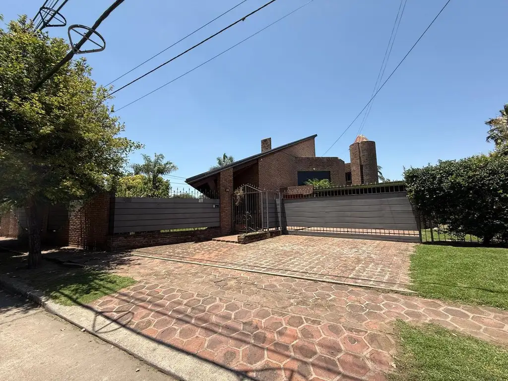 Venta Casa 4 dormitorios Barrio Granja de Funes