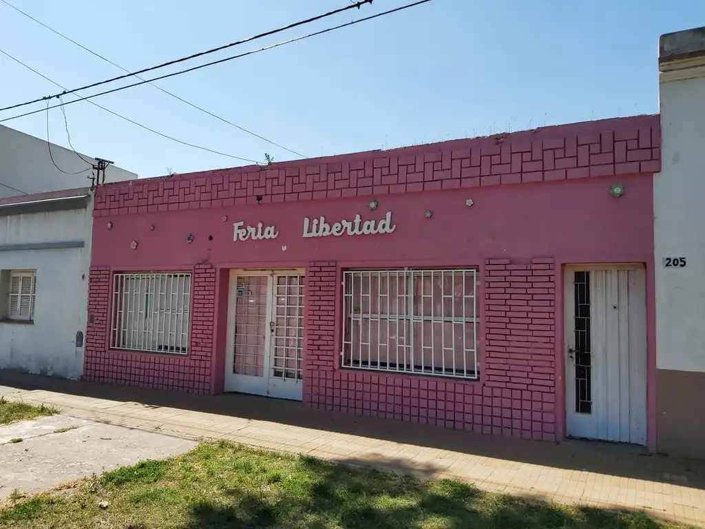 Casa y local comercial en venta en Junin