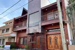 Casa en  venta Barrio Parque Bernal