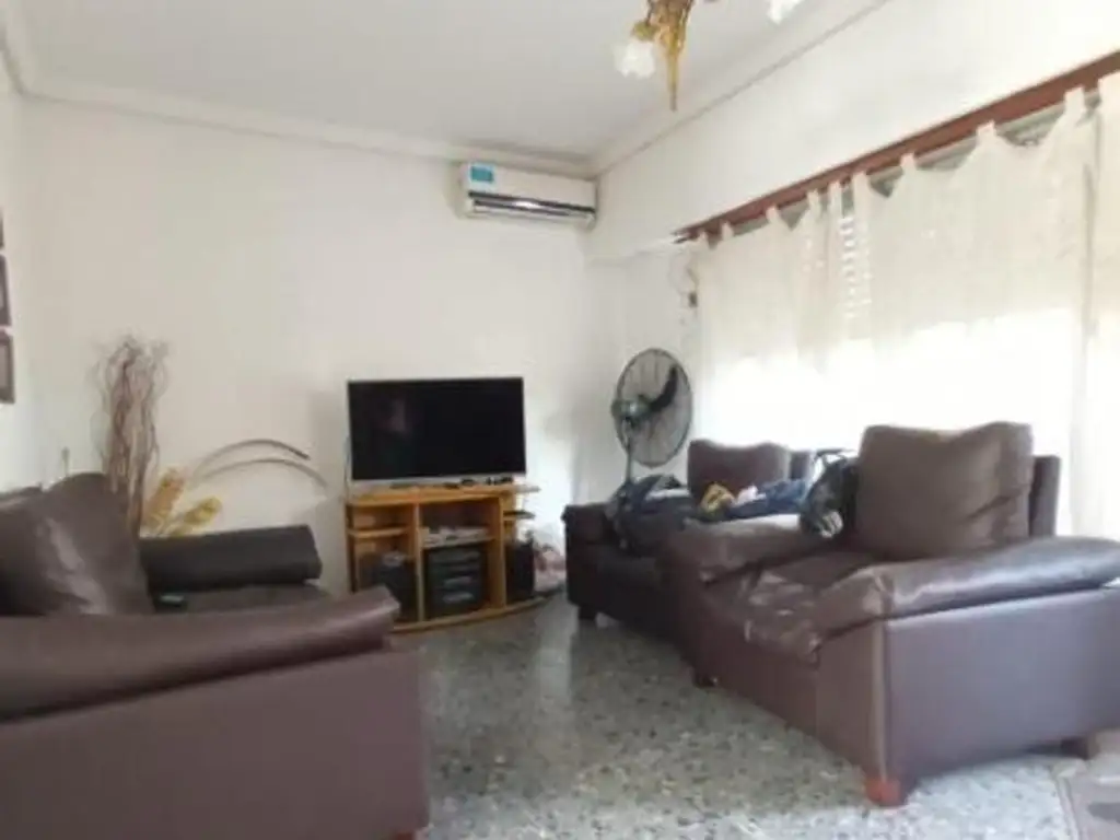 79 E/ 7 Y 8: DEPTO TIPO PH DE 2 DORM, EN VENTA