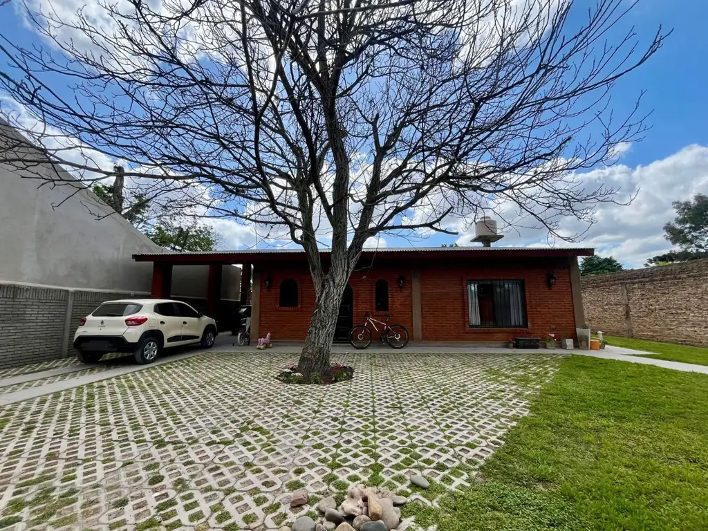 CASA 4 AMBIENTES VENTA CARLOS SPEGAZZINI