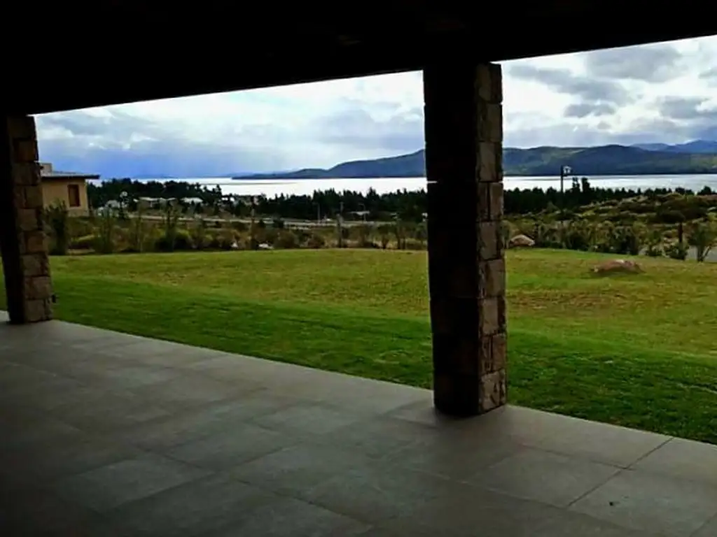 Casa 4 DORMITORIOS con vista al lago - Dina Huapi, Bariloche