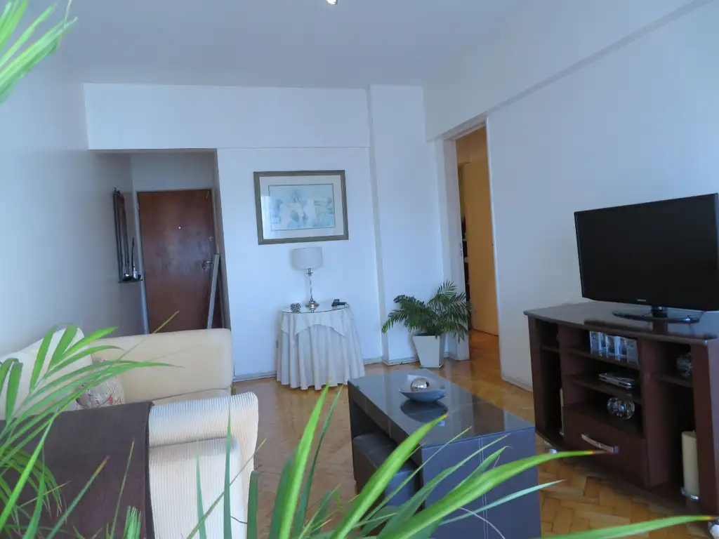 EXCELENTE 3 AMBIENTES CON DEPENDENCIAS, COCINA SEPARADA, LAVADERO, BALCÓN , SALGUERO y CORRIENTES - Foto 0