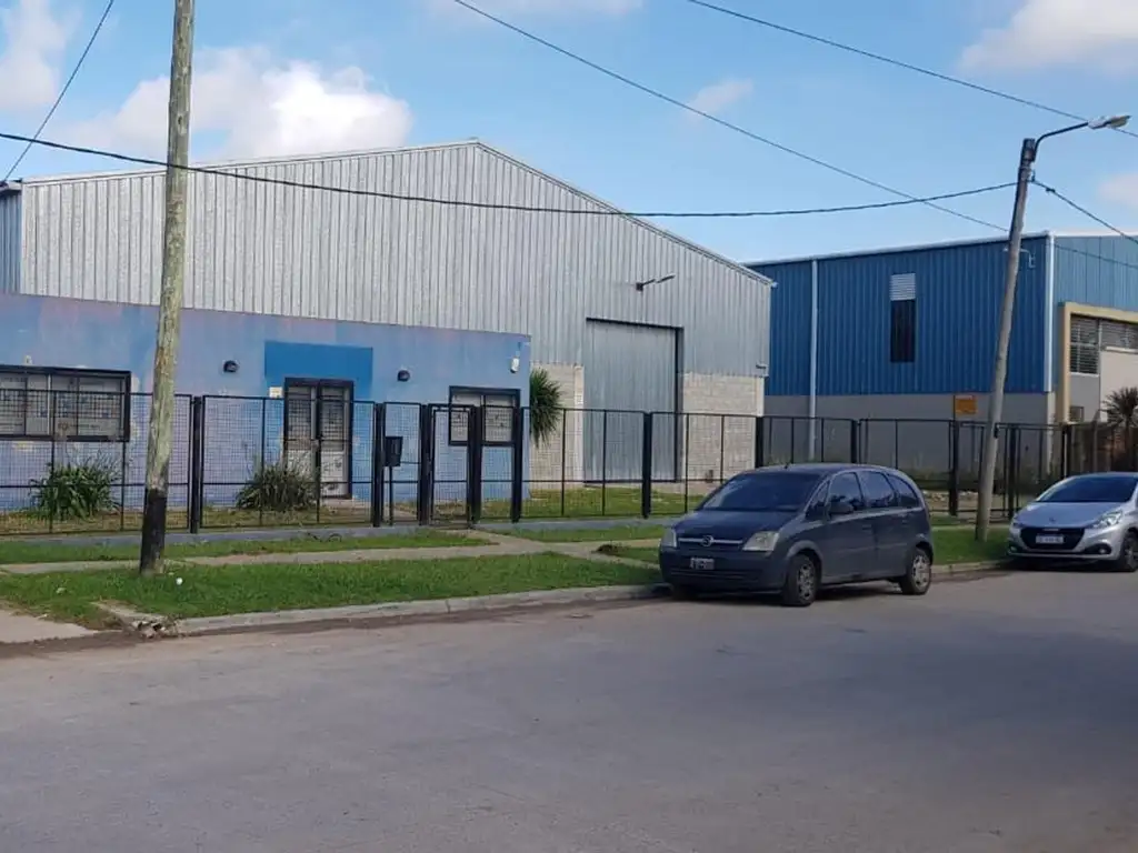 Venta excelente galpón en  Parque Industrial Burzaco