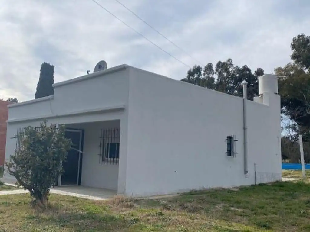 Casa en venta - 2 Dormitorios 1 Baño - Cocheras - 1.454Mts2 - Tandil