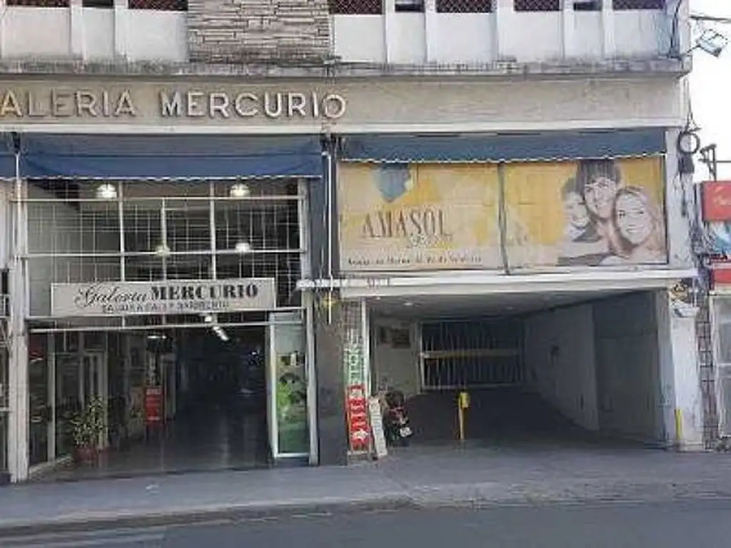 Excelente Inversión -  Local céntrico alquilado  Galería Mercurio