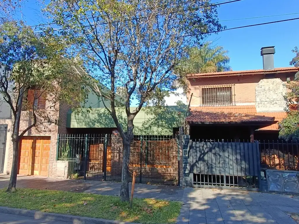 Casa 4 ambientes  - Venta en Moron