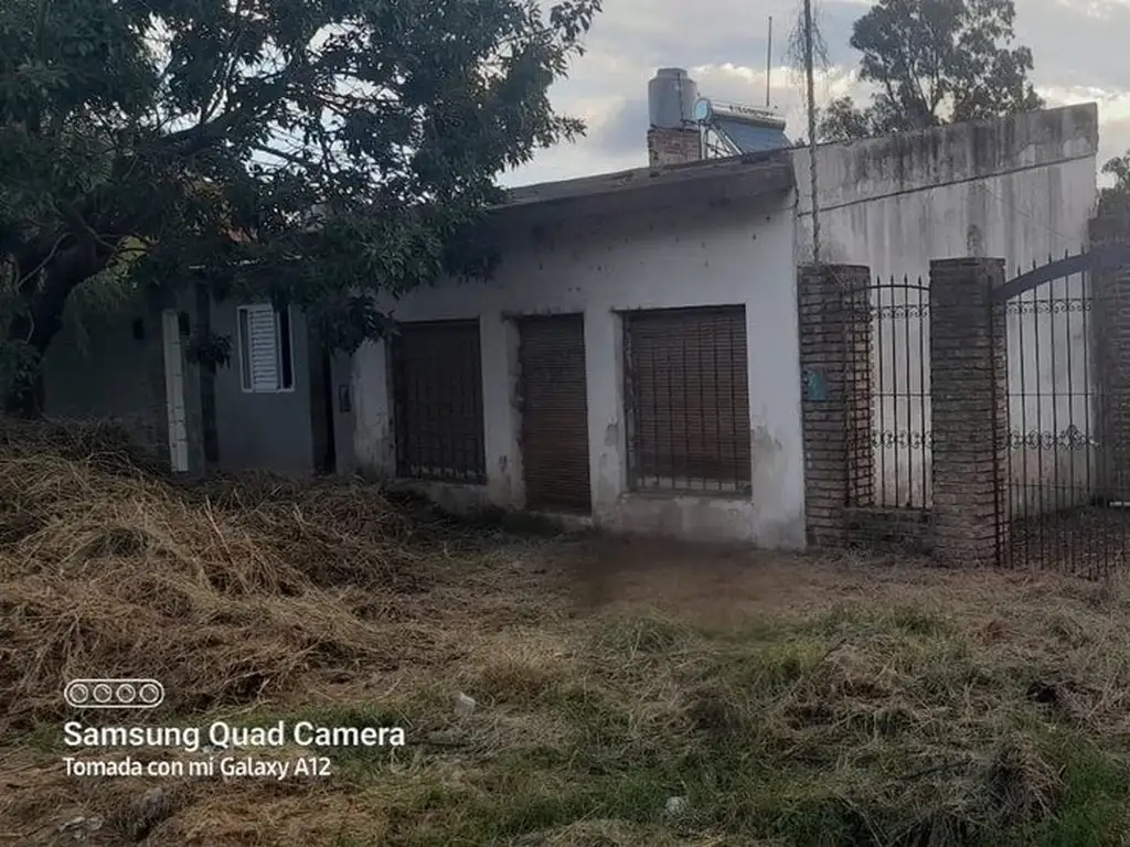 Venta de terreno con local a refaccionar.