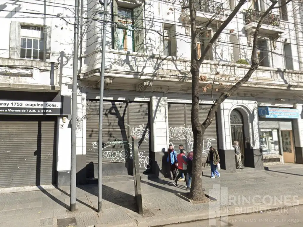 OPORTUNIDAD  Exc Zona comercial - Av. San Juan c/ patio y sótano. BAJAS EXPENSAS