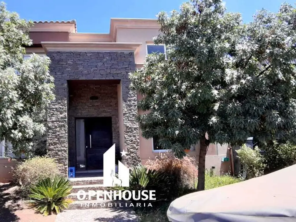 Inmobiliaria OPENHOUSE VENDE HERMOSA CASA en BARRIO PALMARES