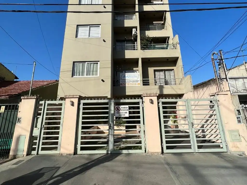 NUEVO PRECIO - DEPARTAMENTO 2 AMB CON DOS BALCONES - 4° PISO AL FRENTE -