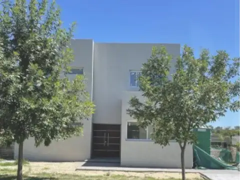 Susana Aravena Propiedades-A estrenar Excelente Casa de Calidad - Foto 0
