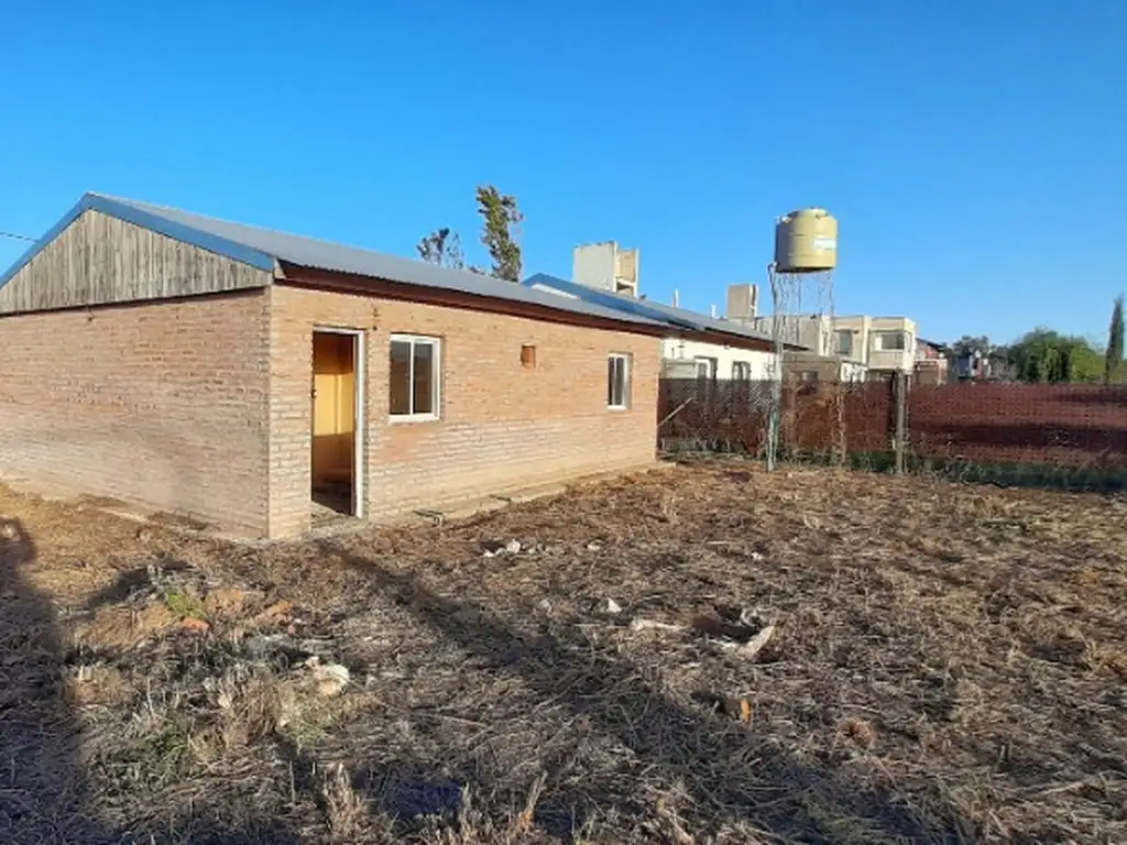 Casa 3 dormitorios a terminar en terreno grande en esquina en Zavalla barrio Punta Chacra