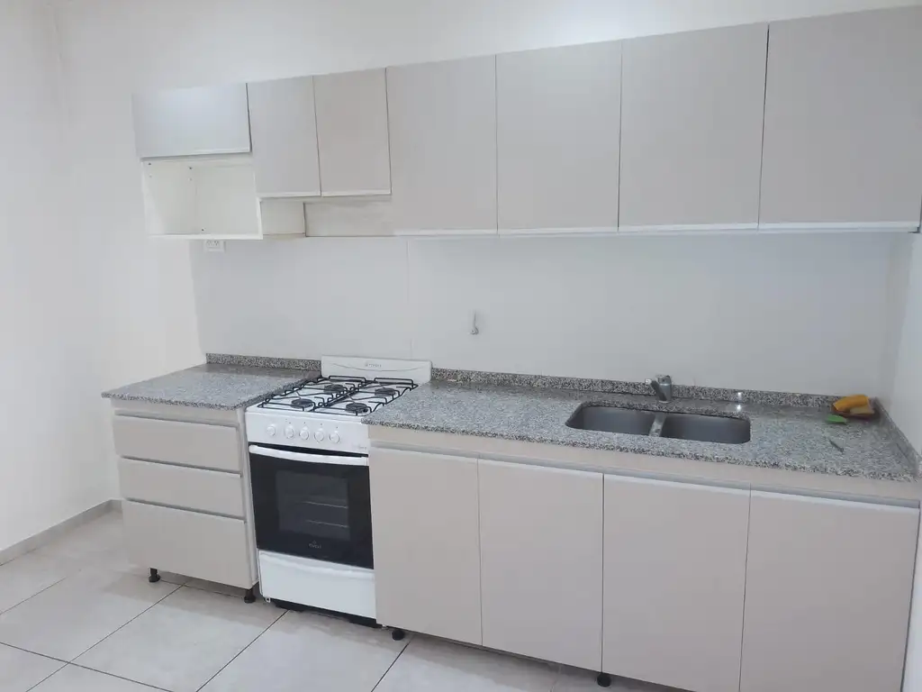 Departamento 2 Ambientes en Alquiler excelente ubicacion de Quilmes Oeste