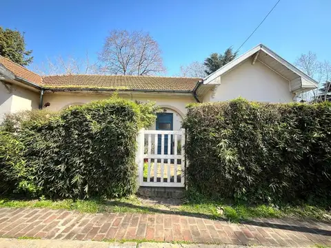 VENTA CASA COLONIAL BARRIO VILLA ARGENTINA