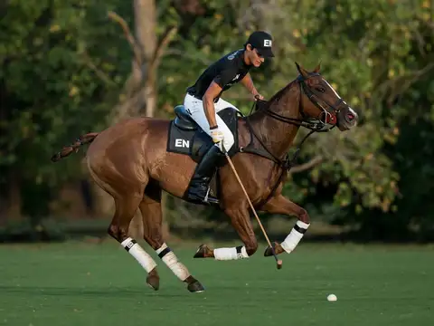Lote en PIlara Barrio El Milord sobre cancha de Polo N°1 - Foto 0