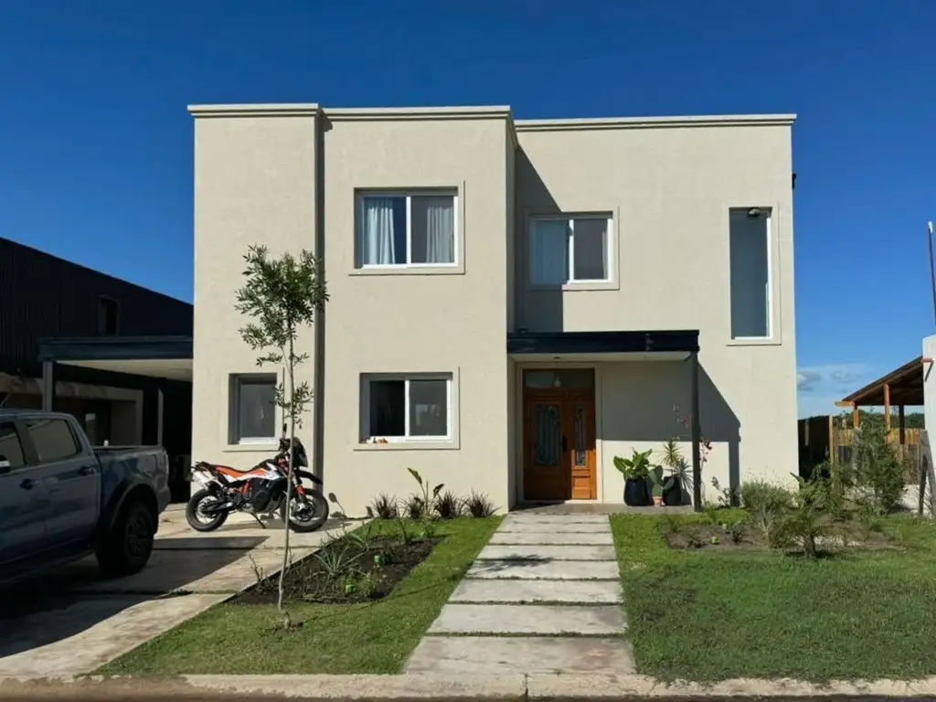 VENTA CASA 5 AMBIENTES VILA MARINA 2 185M2 PILETA