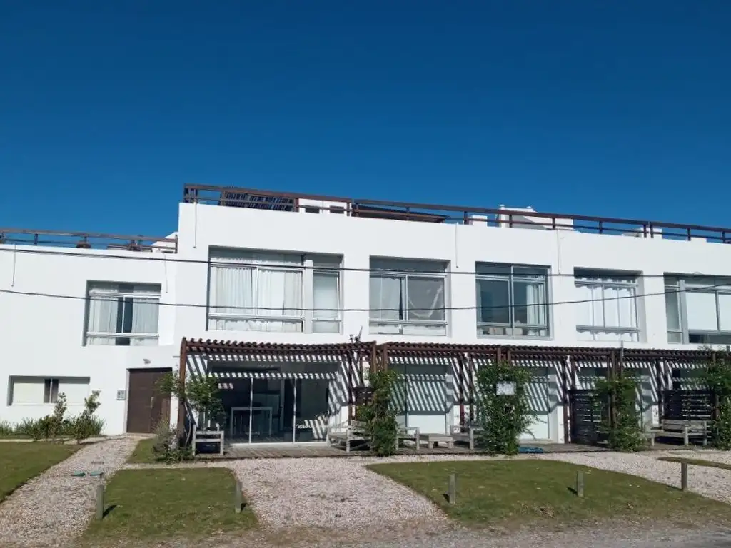 VENTA APTO 1 DORM C/TZA AZOTEA C/VISTA Y PISCINA MANANTIALES