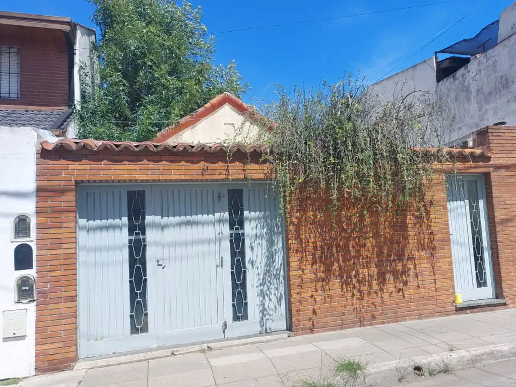 Venta Casa En Lote Propio De 8.66 X 25 Para Reciclar - Parque Avellaneda