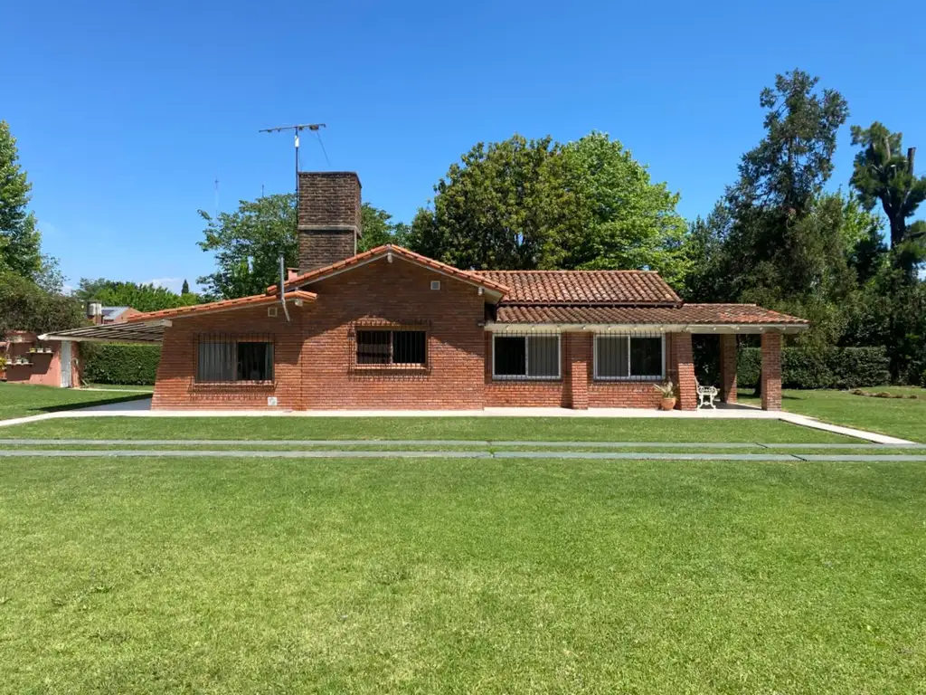 CASA QUINTA CON QUINCHO, PARRILLA, PILETA - BENAVIDEZ