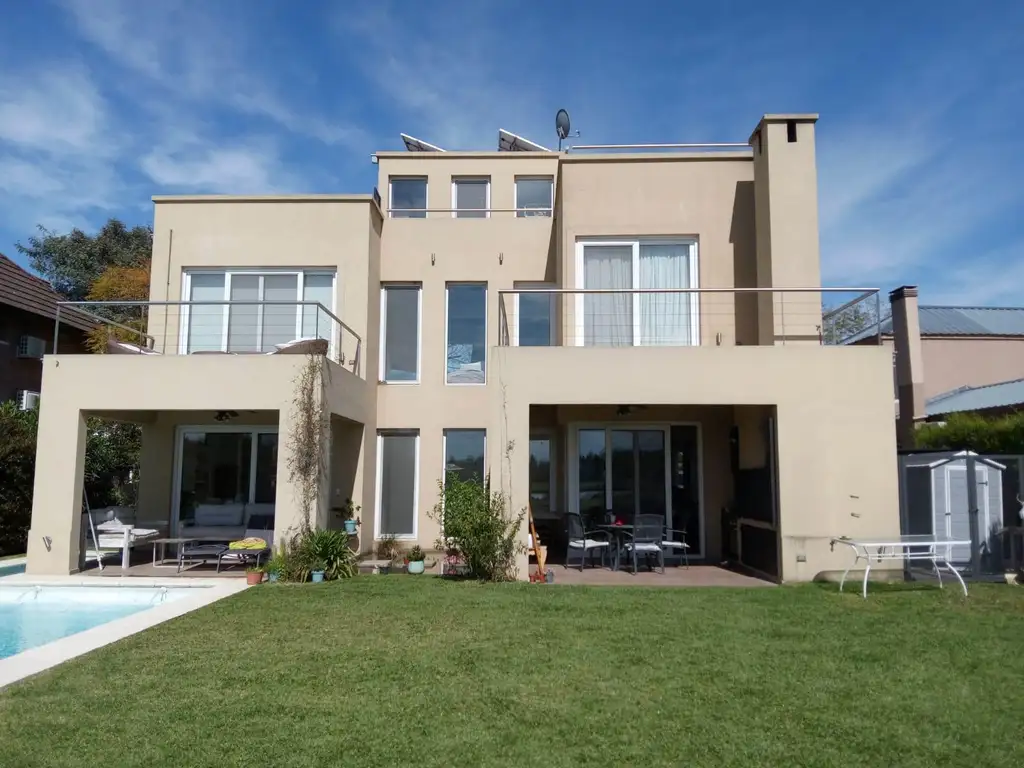 Casa en  VENTA AL GOLF EN SAN ISIDRO LABRADOR VILLANUEVA-TIGRE