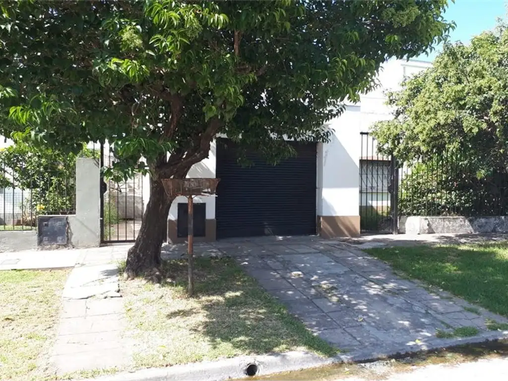 Casa tres ambientes en venta en Lavallol