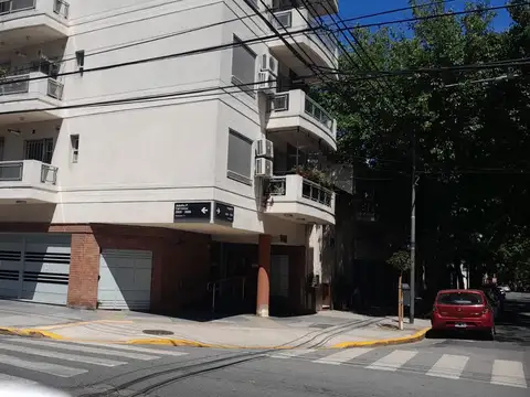 2 AMBIENTES MODERNOS A LA CALLE CON 2 BAÑOS Y COCHERA FIJA