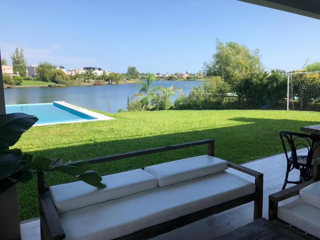 Casa al Lago con detalles de categorías en Alquiler Temporal