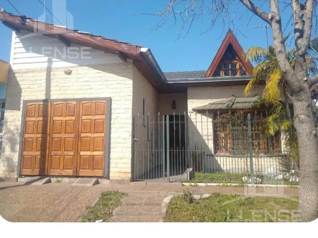 Casa 4 ambientes en Venta -Ezpeleta Oeste